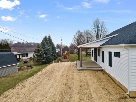 9186 E Snow White Road Cromwell IN 46732