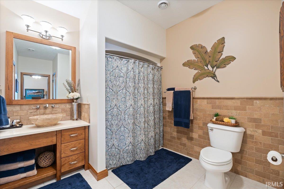1123 Lakeshore Drive Warsaw IN 46580