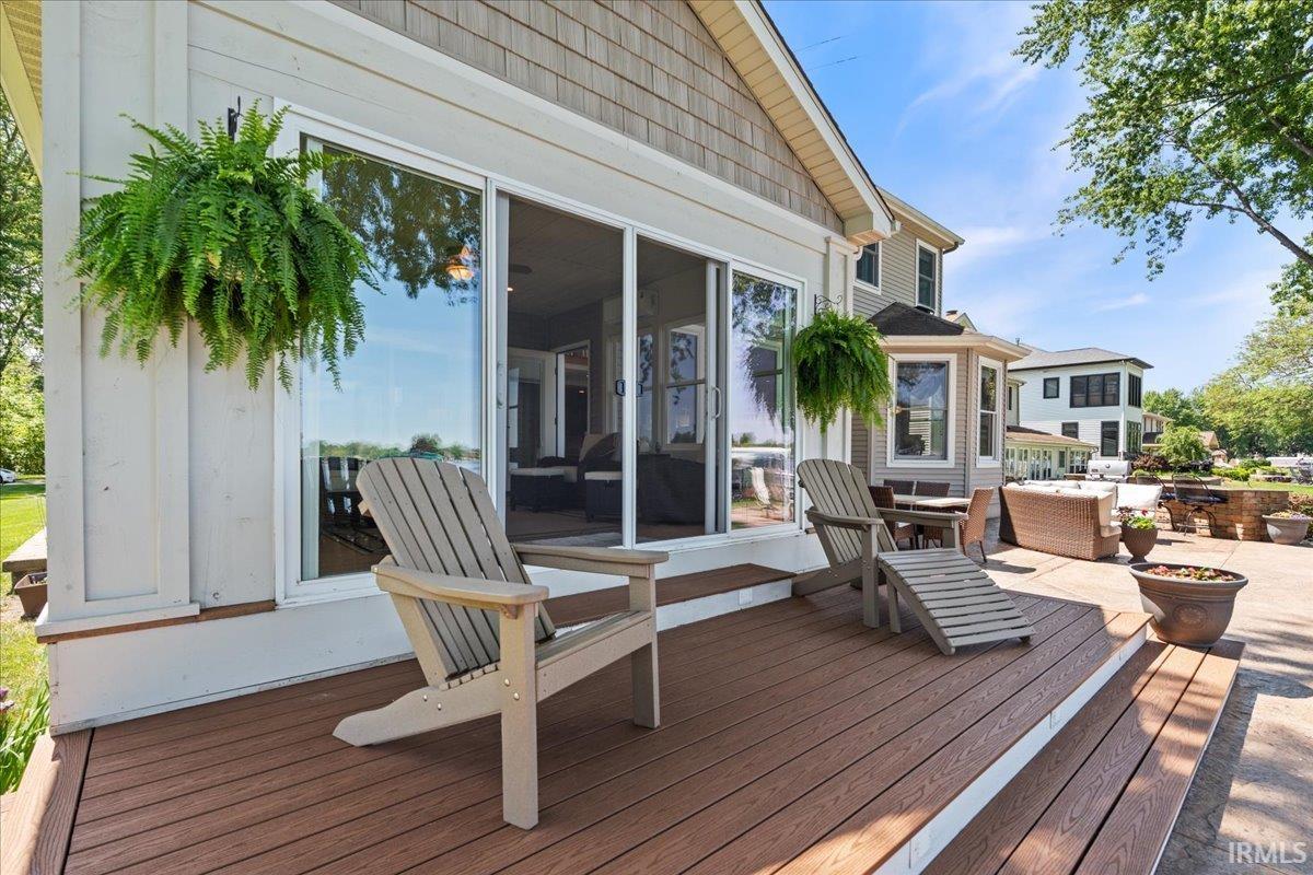 1123 Lakeshore Drive Warsaw IN 46580