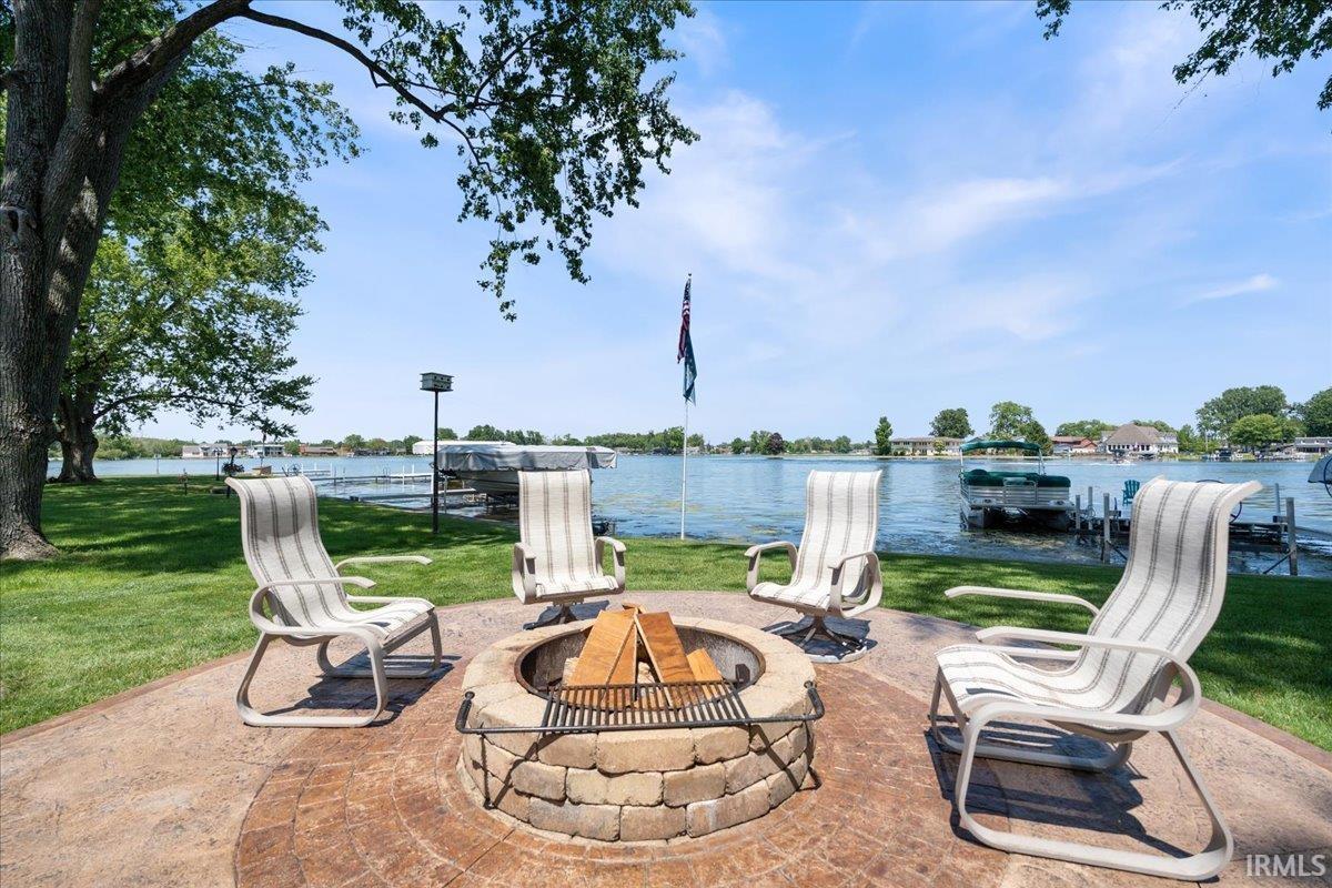 1123 Lakeshore Drive Warsaw IN 46580