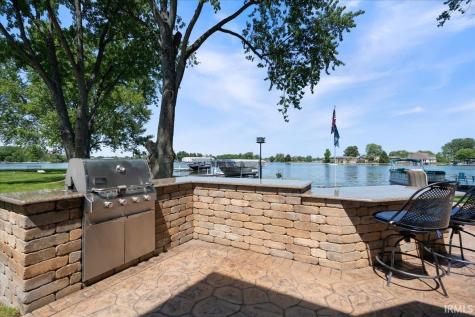 1123 Lakeshore Drive Warsaw IN 46580