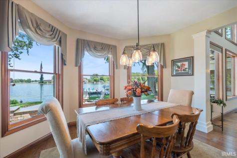 1123 Lakeshore Drive Warsaw IN 46580