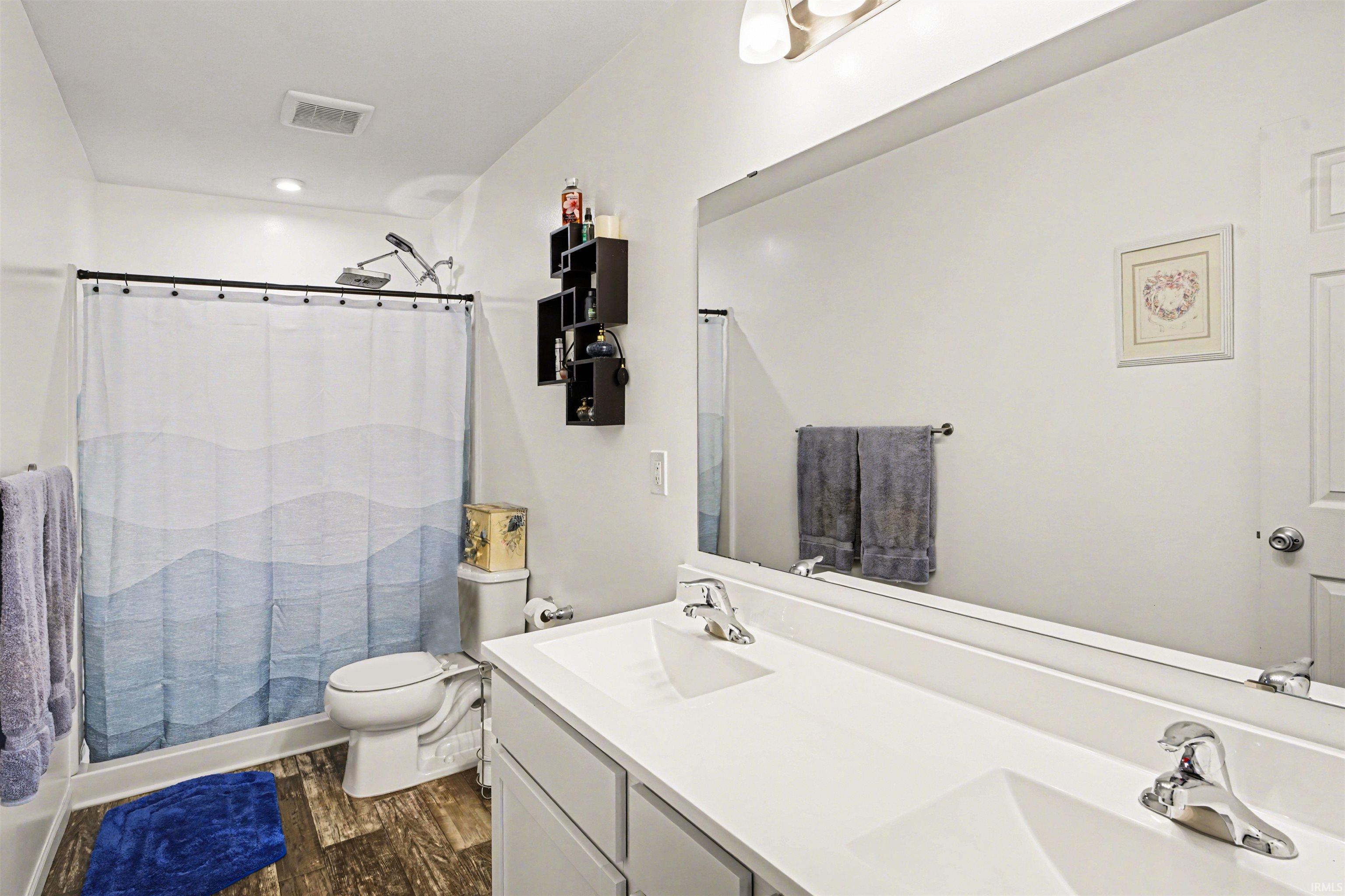 10050 Roszalka Court Granger IN 46530