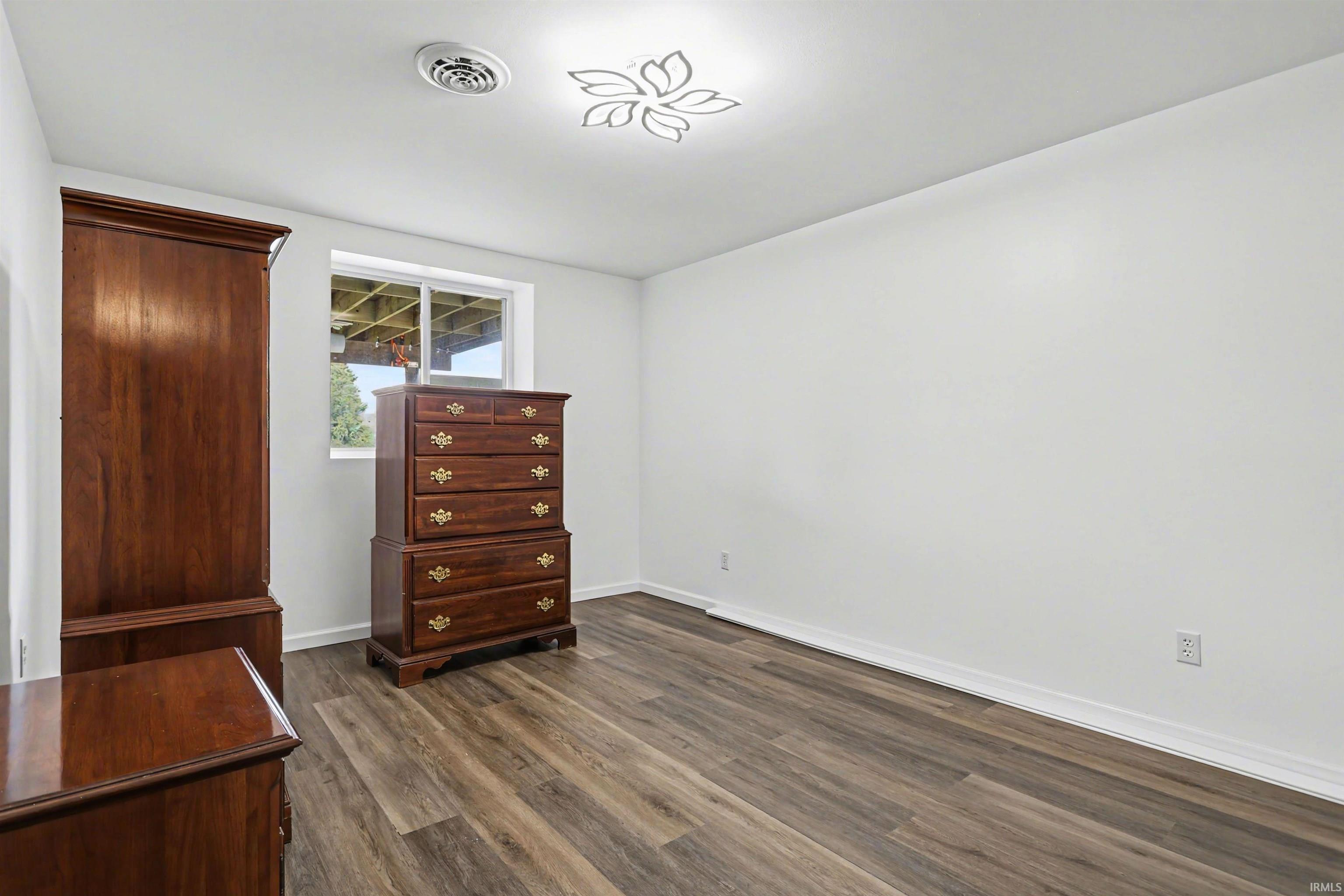 10050 Roszalka Court Granger IN 46530