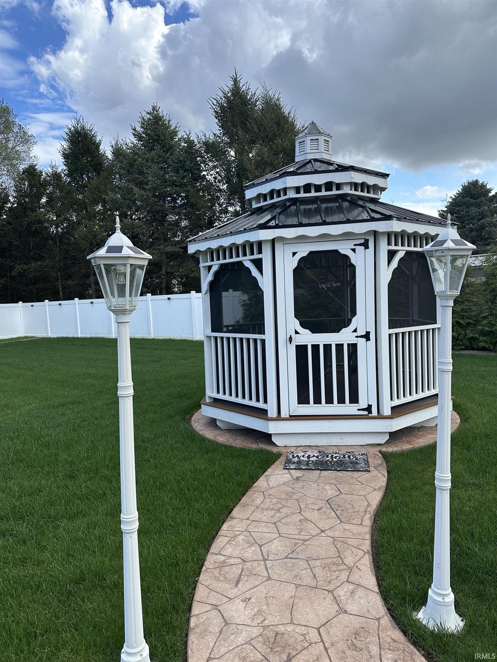 10050 Roszalka Court Granger IN 46530