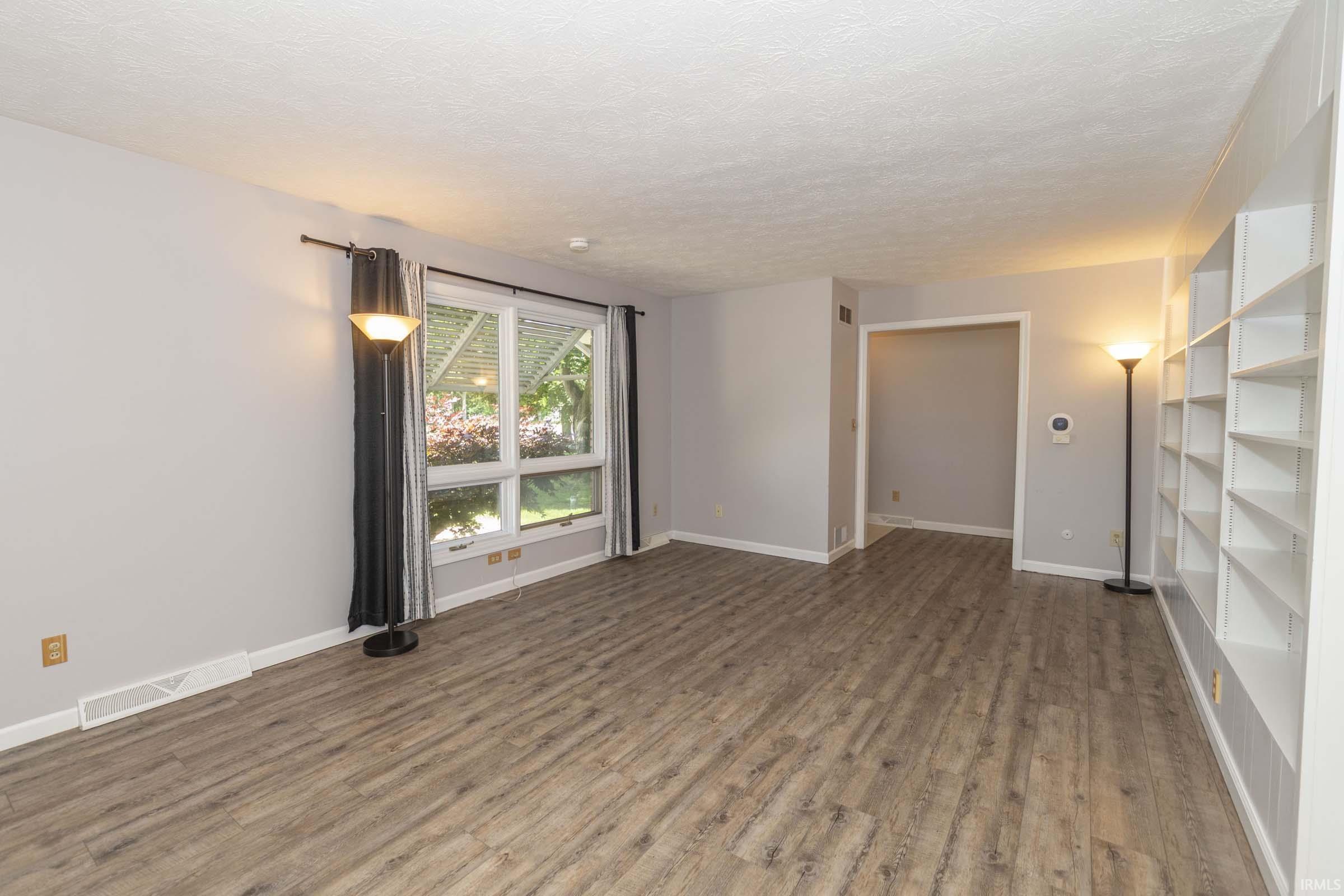 52288 Laurel Road South Bend IN 46637