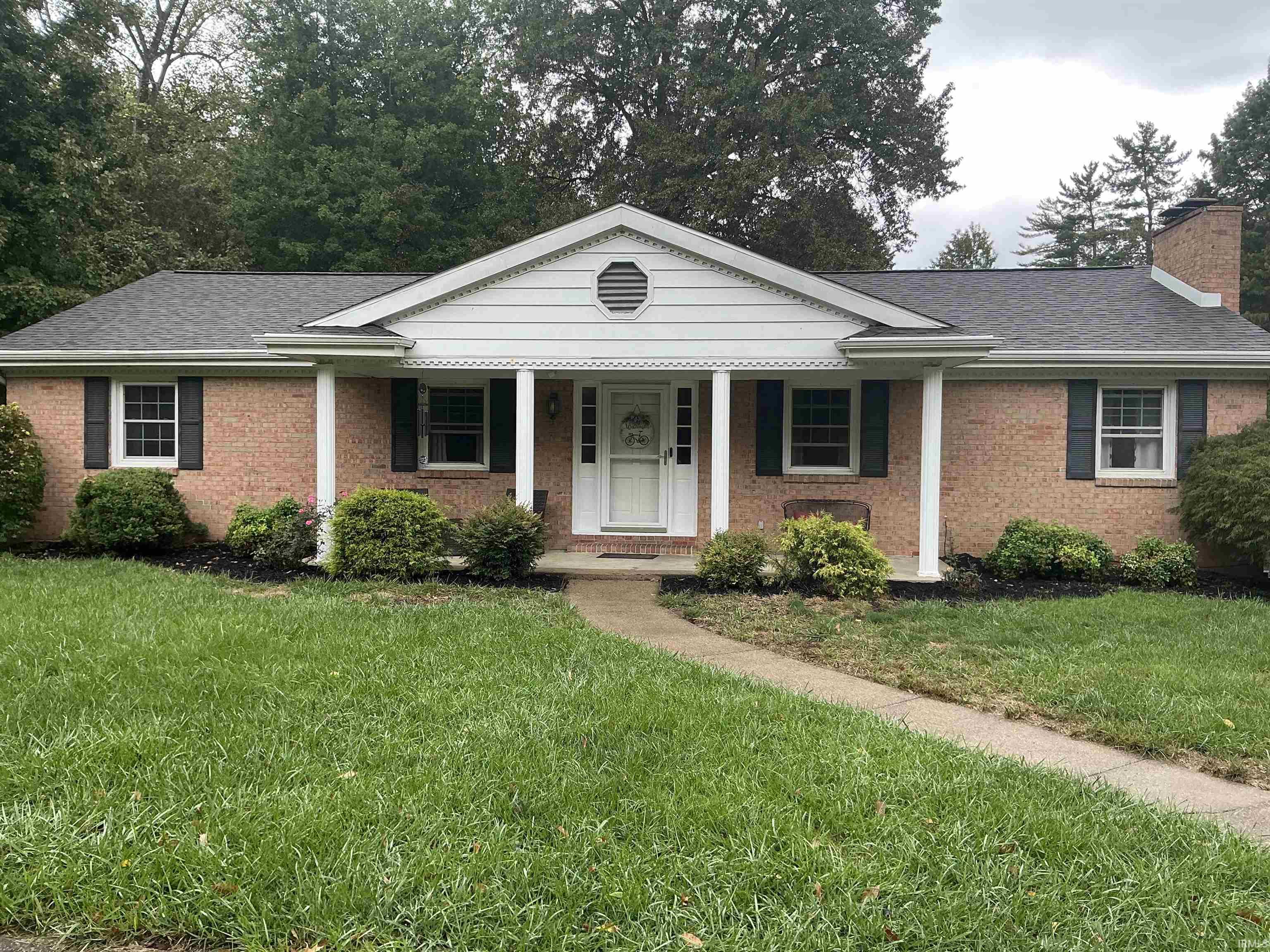 6612 Pinehurst Drive Evansville IN 47711