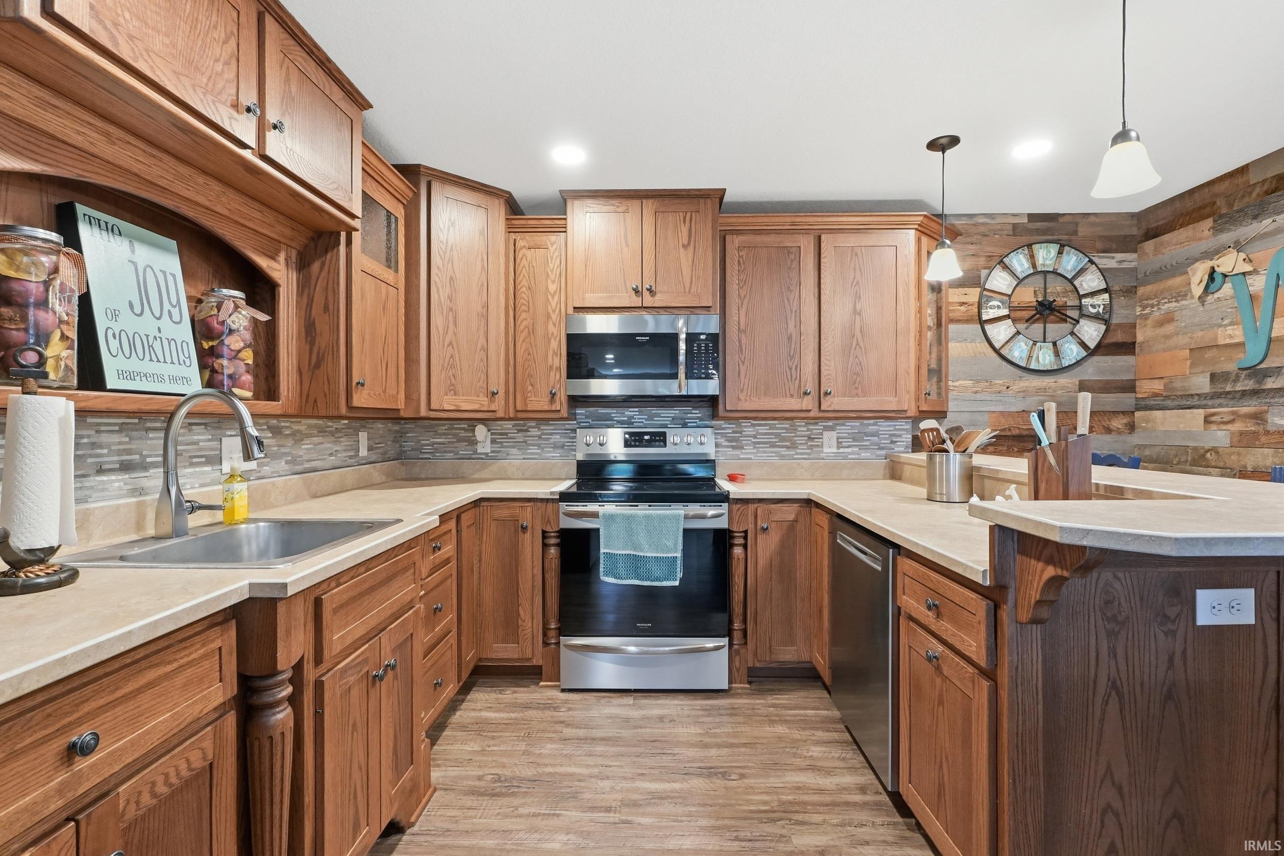 40 Lane 105c Turkey Lake Lagrange IN 46761