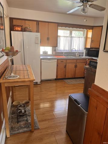 1927 Rockne Drive South Bend IN 46617