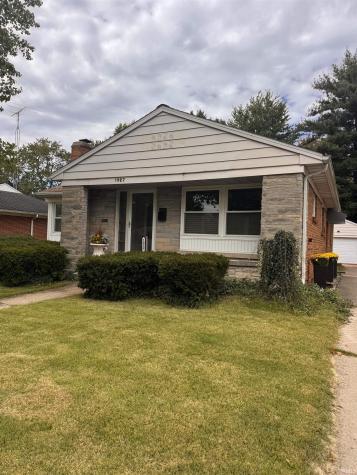 1927 Rockne Drive South Bend IN 46617