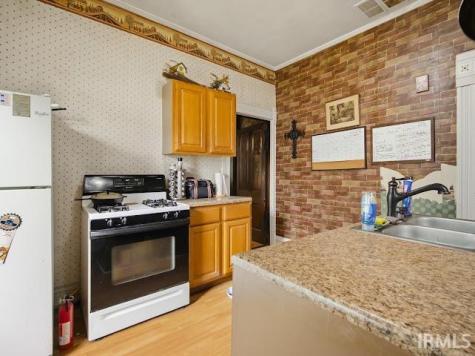 517 E North A Street Gas City IN 46933