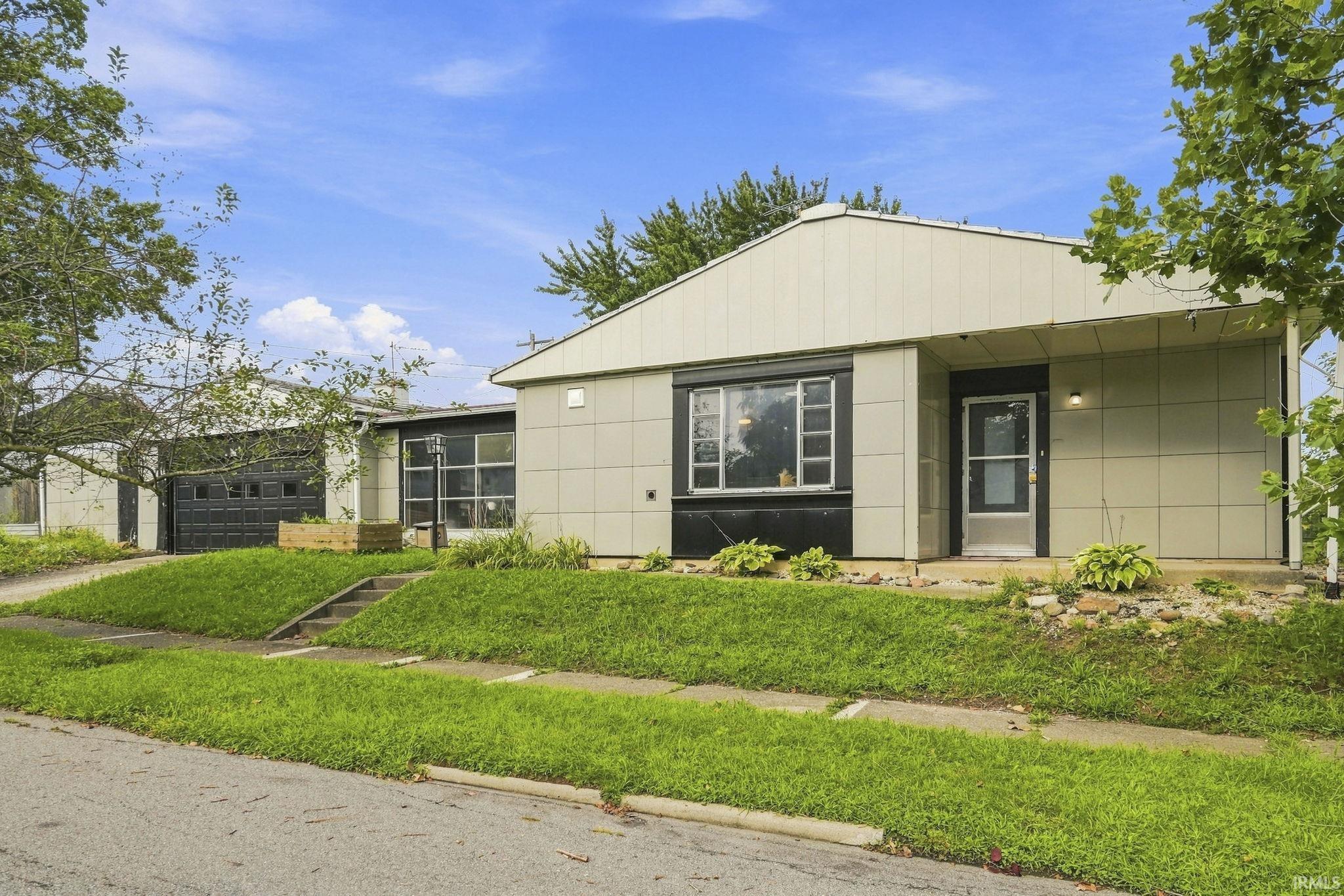 1928 Glenwood Avenue Fort Wayne IN 46805