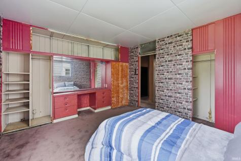 1928 Glenwood Avenue Fort Wayne IN 46805