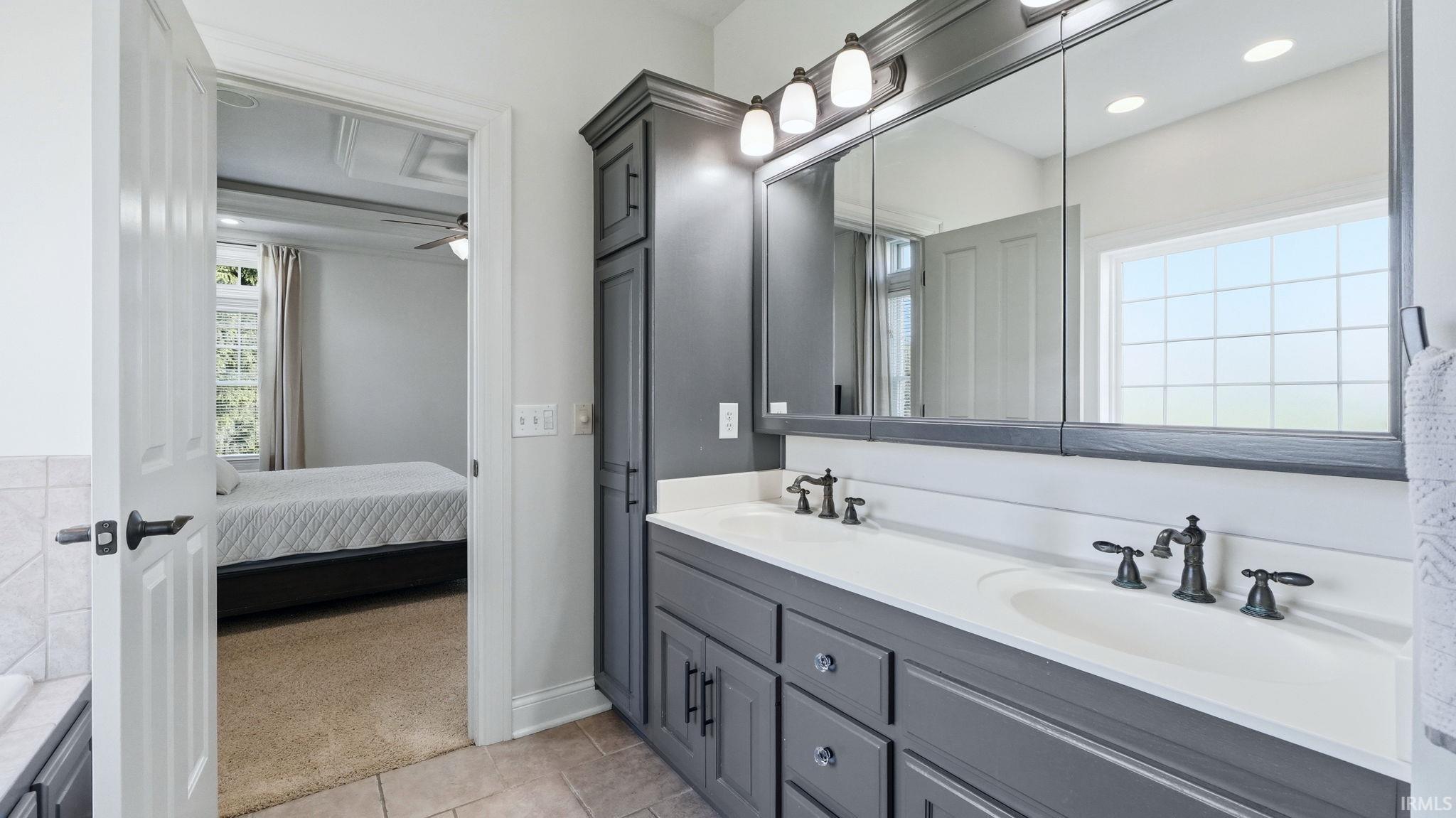 2570 E Ontario Lane Warsaw IN 46582