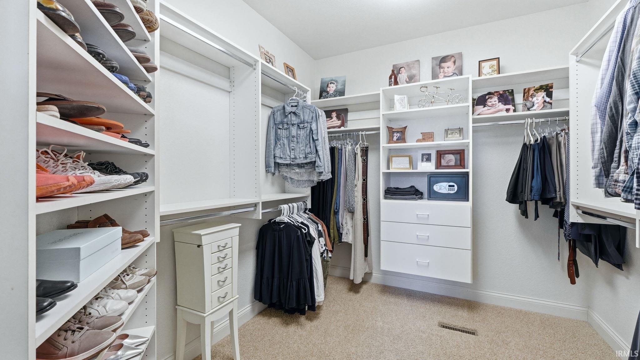 2570 E Ontario Lane Warsaw IN 46582