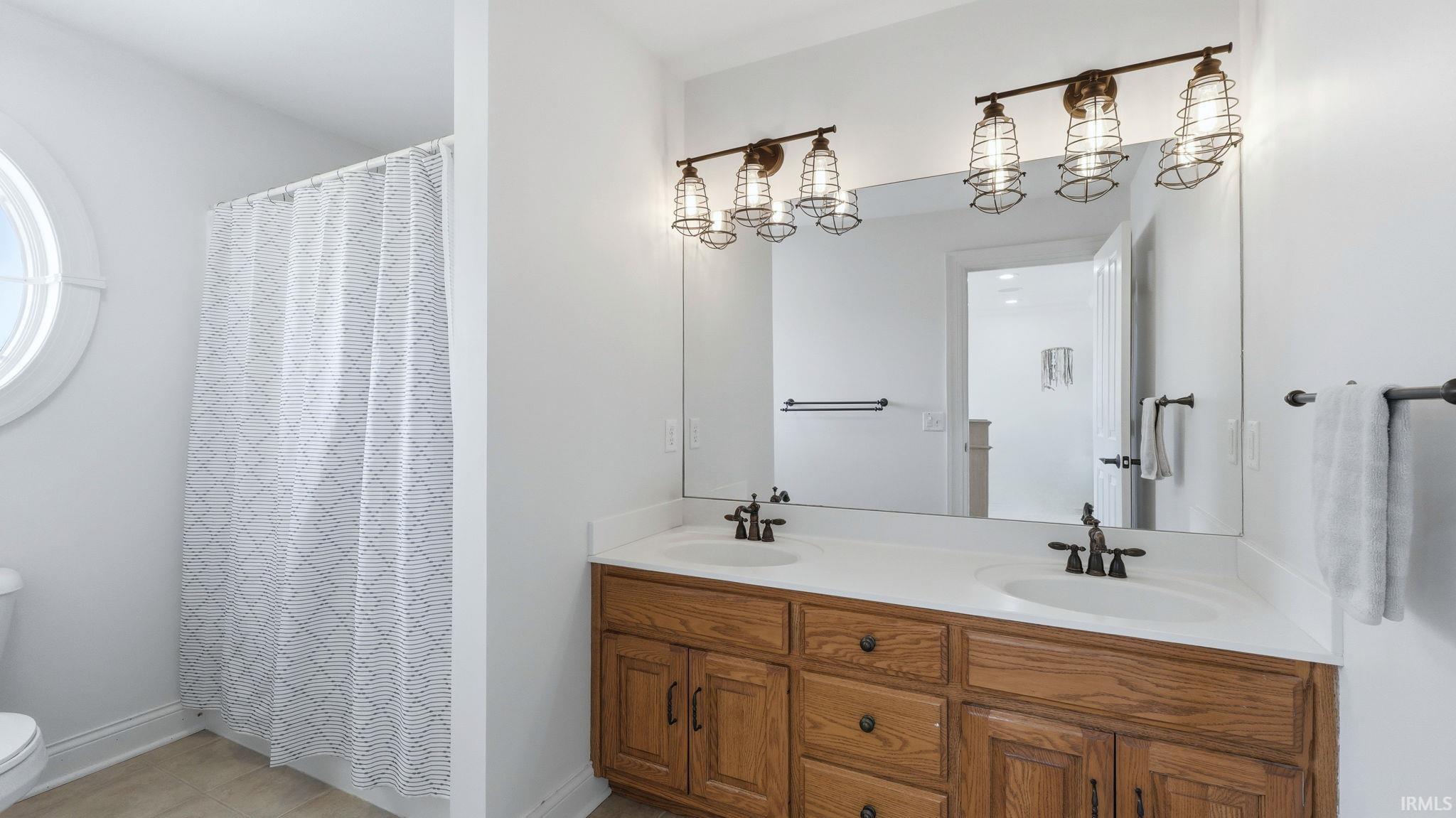 2570 E Ontario Lane Warsaw IN 46582