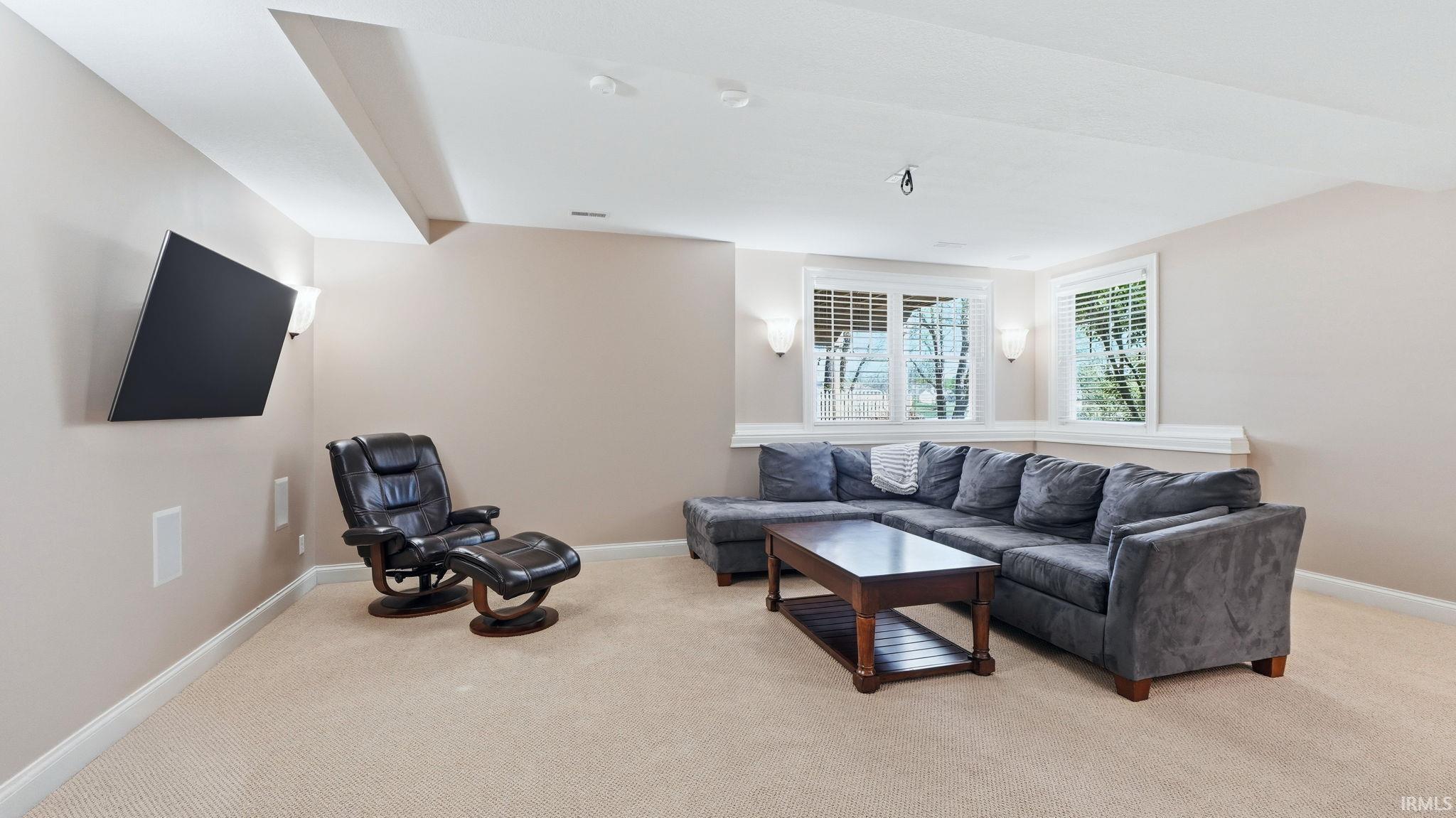 2570 E Ontario Lane Warsaw IN 46582