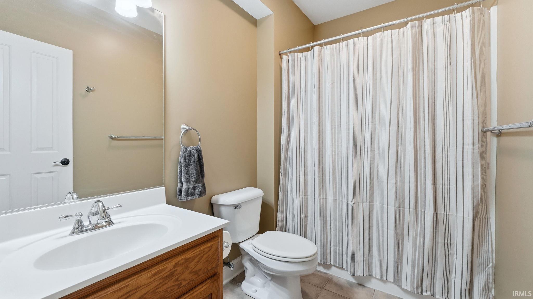 2570 E Ontario Lane Warsaw IN 46582