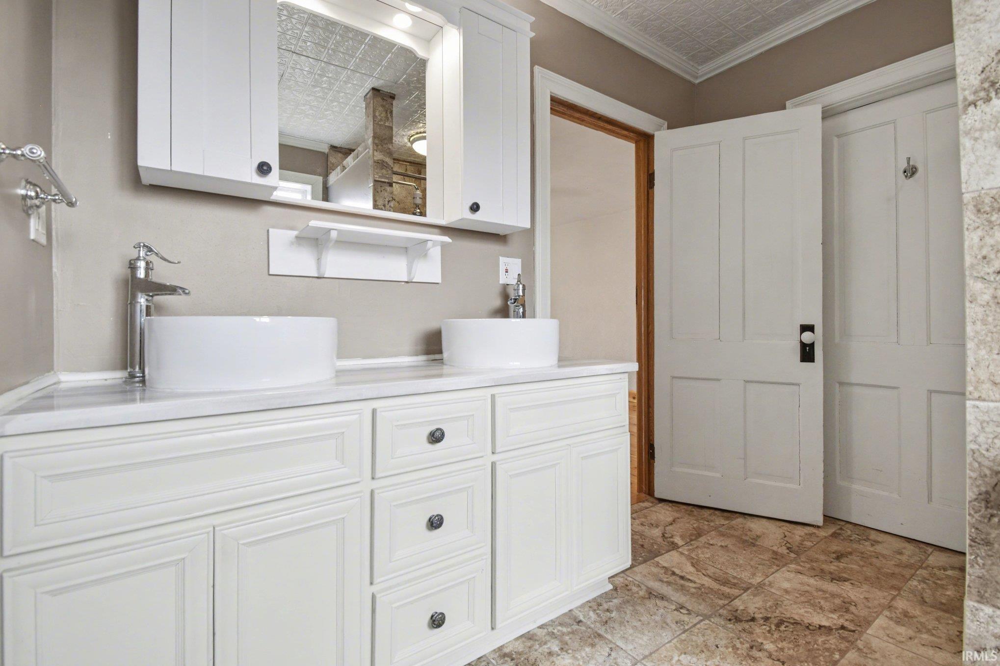 219 W Dewey Street Bremen IN 46506