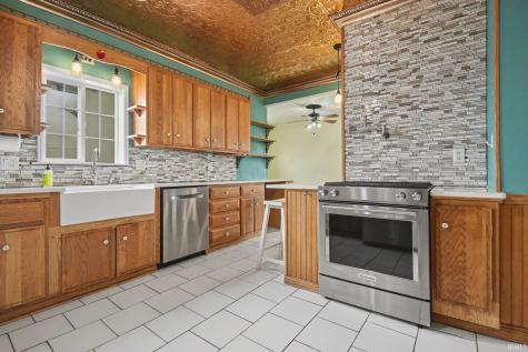219 W Dewey Street Bremen IN 46506