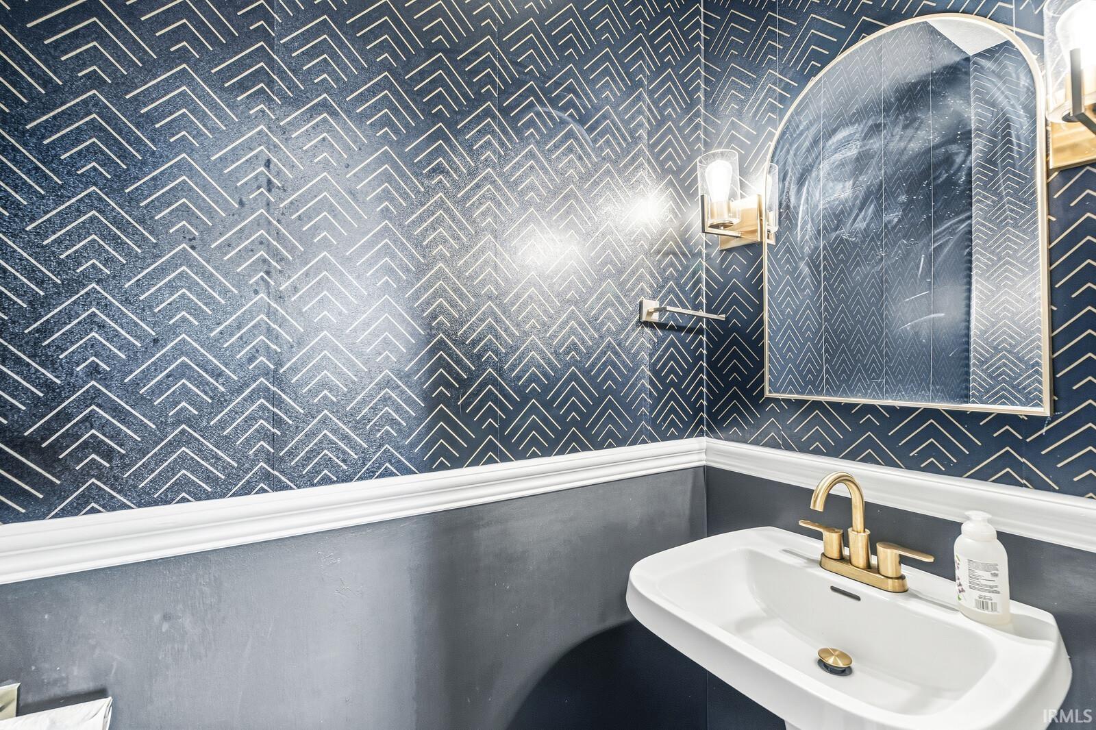 11704 Madison County Circle Granger IN 46530