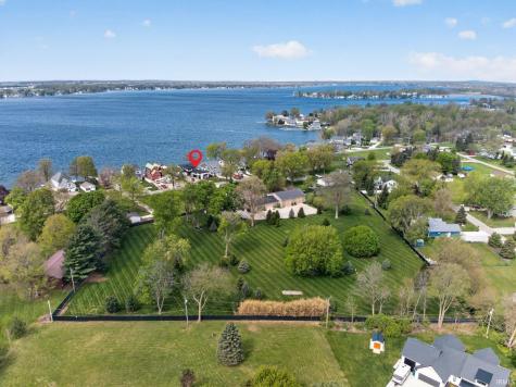 11199 NE Wawasee Drive Syracuse IN 46567