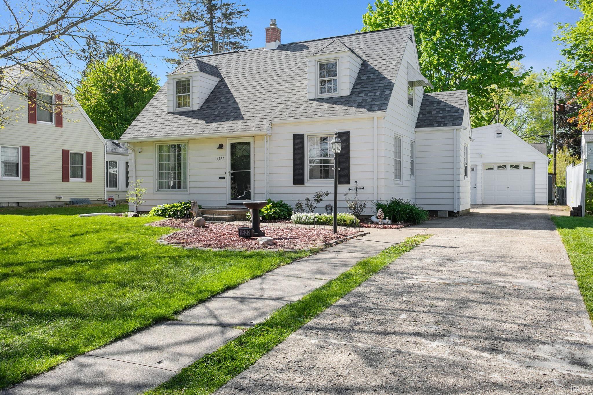 1522 E Ewing Avenue South Bend IN 46613