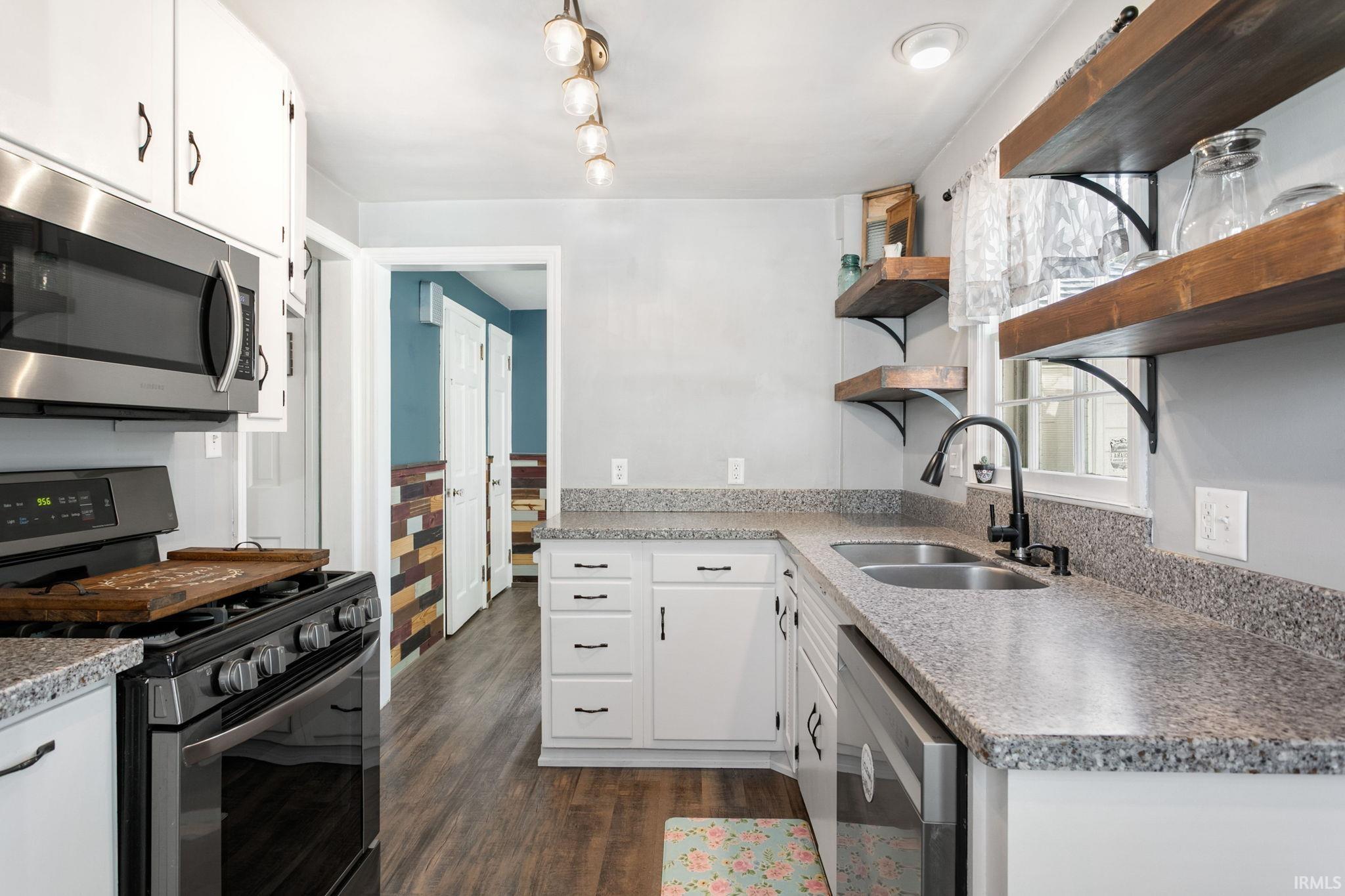 1522 E Ewing Avenue South Bend IN 46613