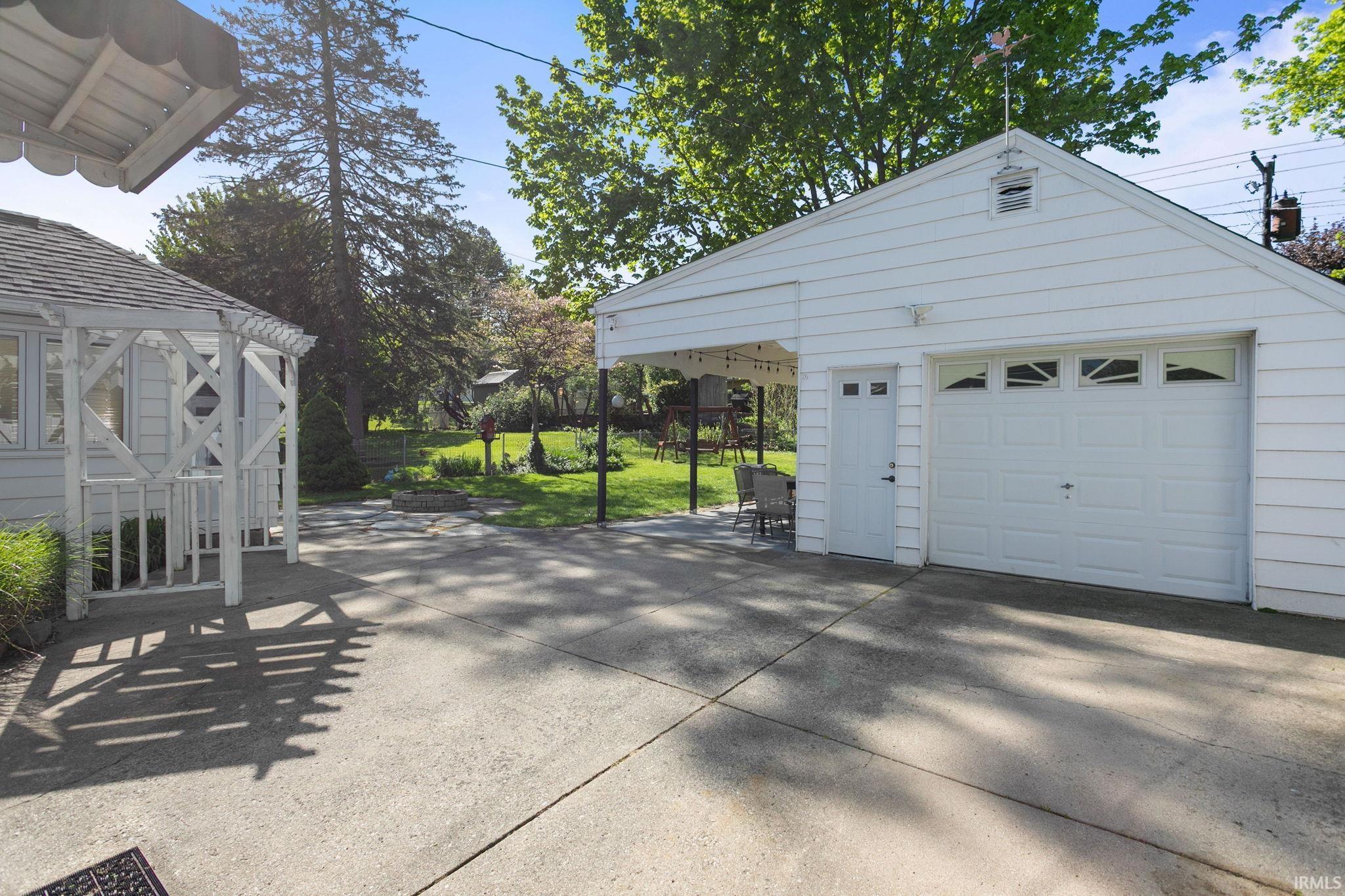 1522 E Ewing Avenue South Bend IN 46613