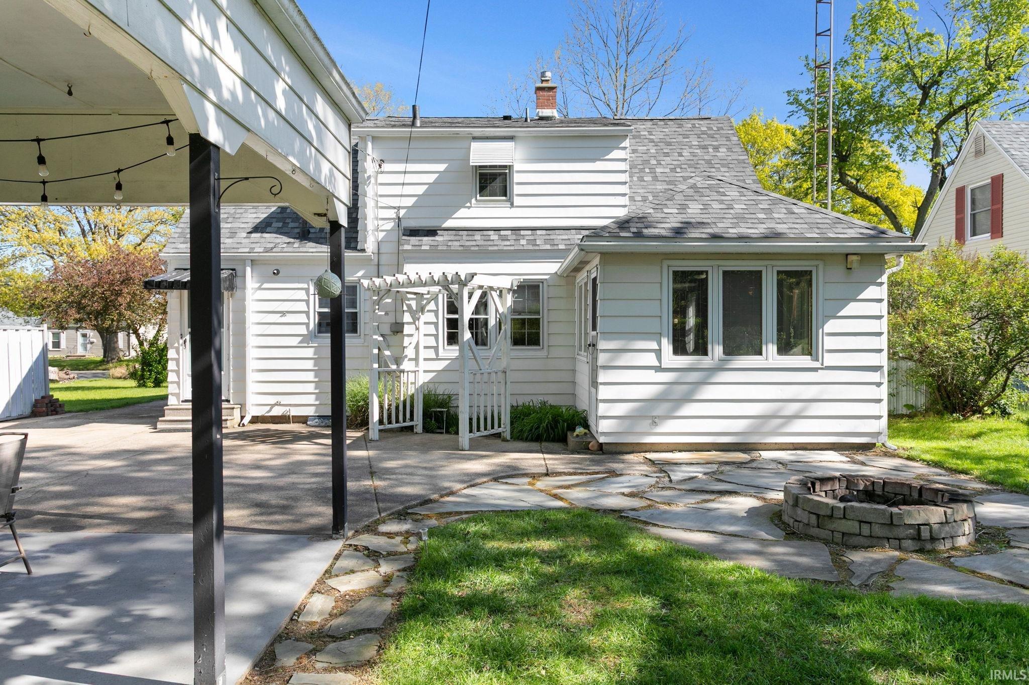 1522 E Ewing Avenue South Bend IN 46613