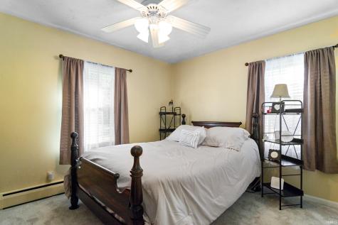 9301 Farmington Drive Evansville IN 47712
