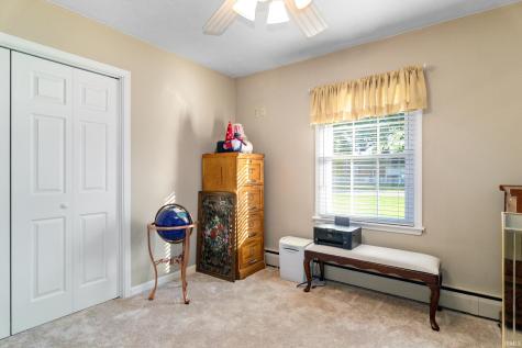 9301 Farmington Drive Evansville IN 47712