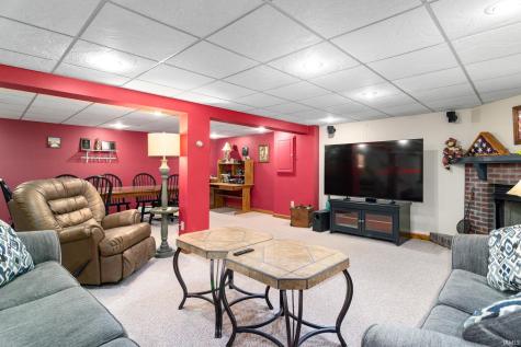 9301 Farmington Drive Evansville IN 47712