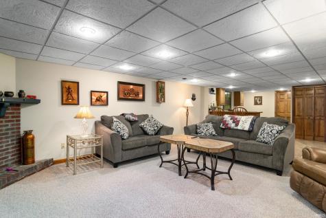 9301 Farmington Drive Evansville IN 47712