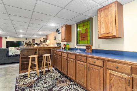 9301 Farmington Drive Evansville IN 47712