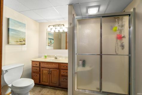 9301 Farmington Drive Evansville IN 47712