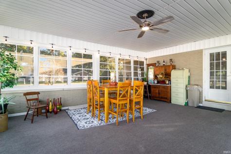 9301 Farmington Drive Evansville IN 47712