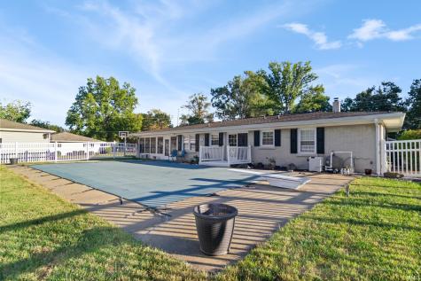 9301 Farmington Drive Evansville IN 47712
