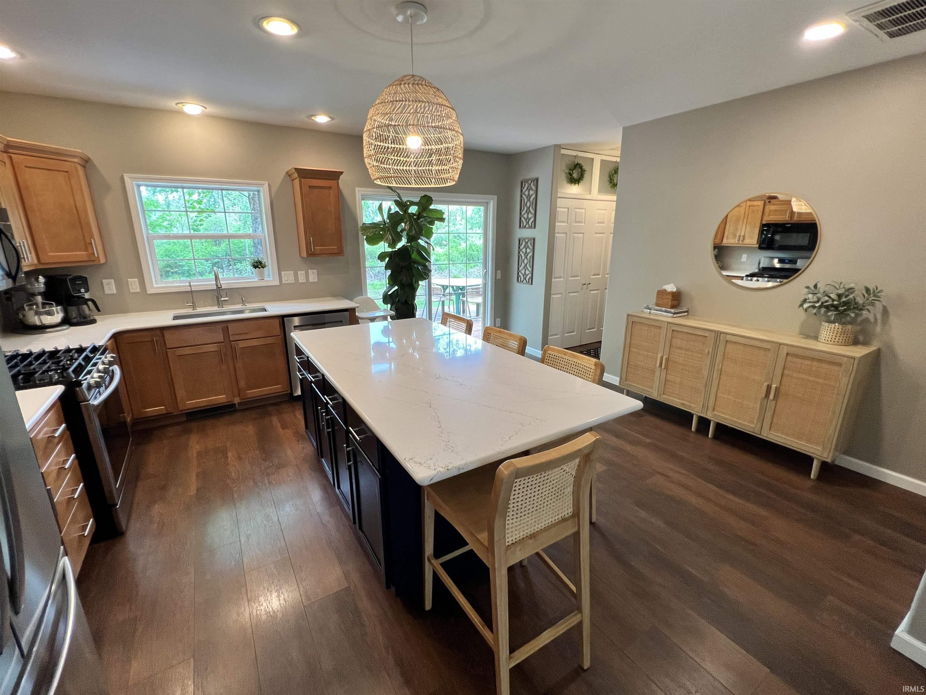 6572 E South Barbee Drive Warsaw IN 46582