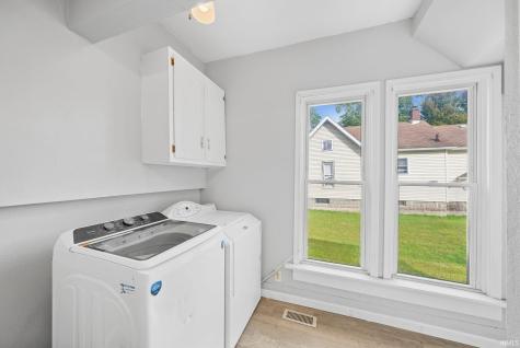 413 E King Street Garrett IN 46738