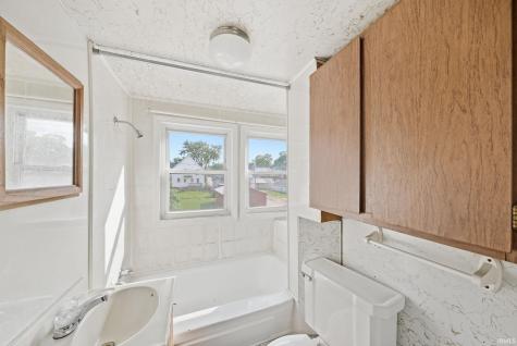 413 E King Street Garrett IN 46738