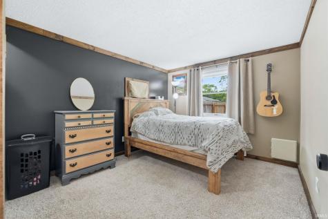 2005 Lathrop Drive Fort Wayne IN 46808