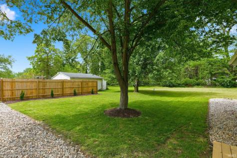 2005 Lathrop Drive Fort Wayne IN 46808