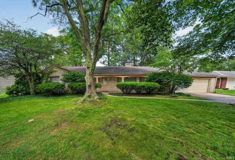 1915 Churchill Drive South Bend IN 46617