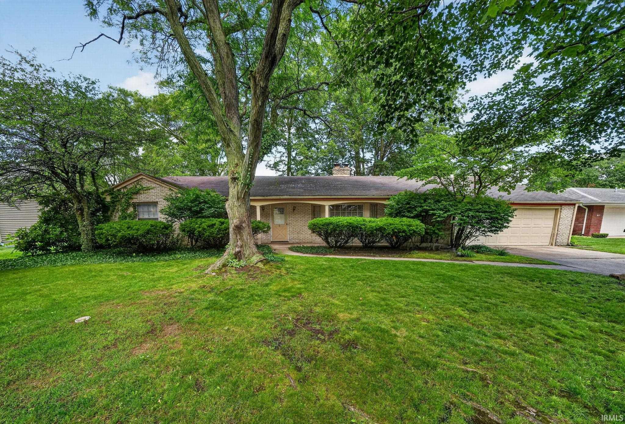 1915 Churchill Drive South Bend IN 46617