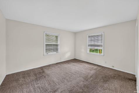 1915 Churchill Drive South Bend IN 46617
