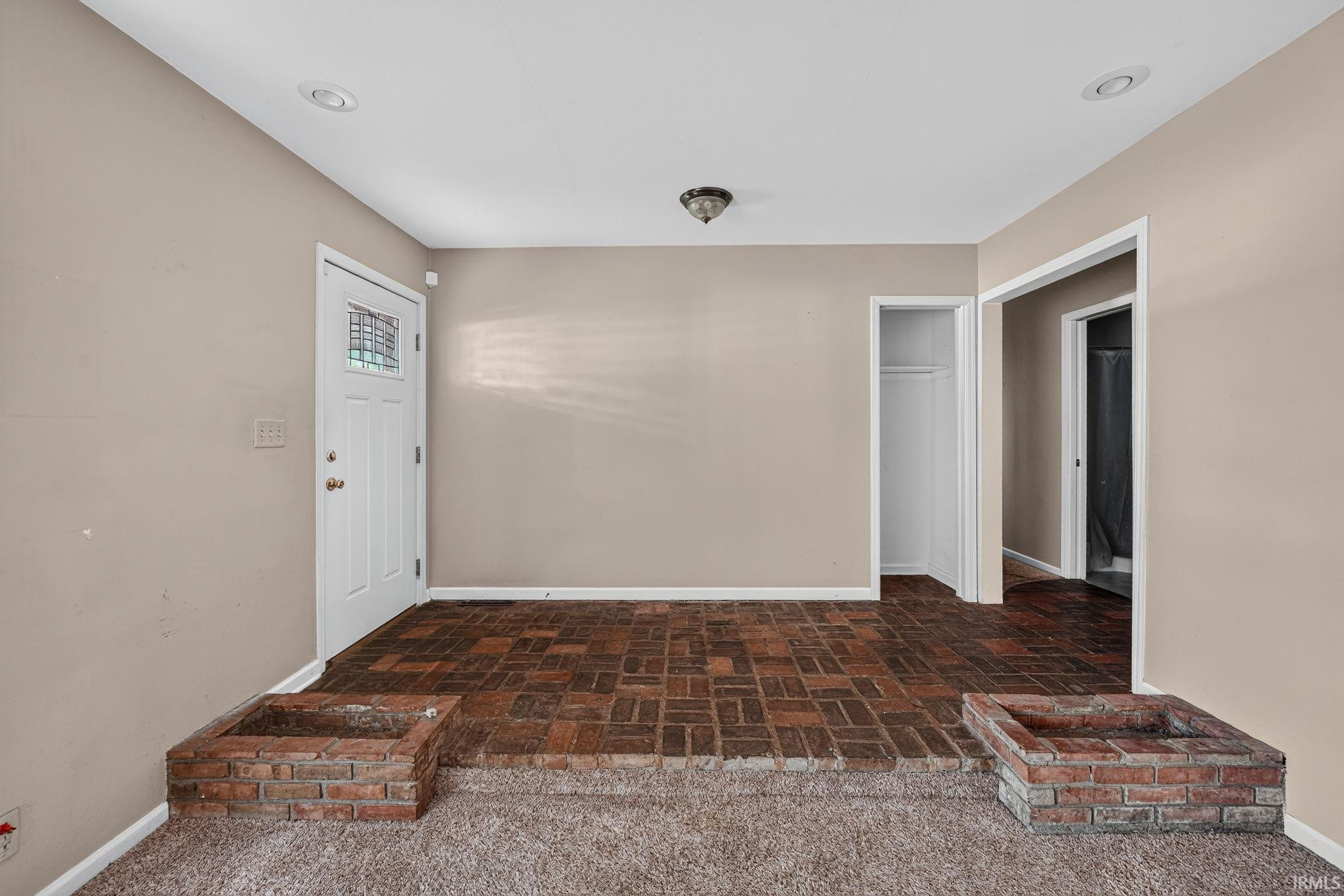 1915 Churchill Drive South Bend IN 46617
