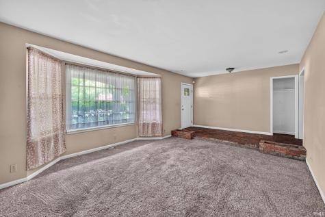 1915 Churchill Drive South Bend IN 46617