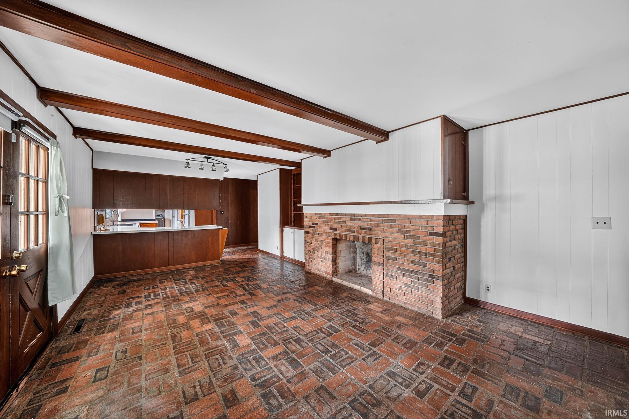 1915 Churchill Drive South Bend IN 46617