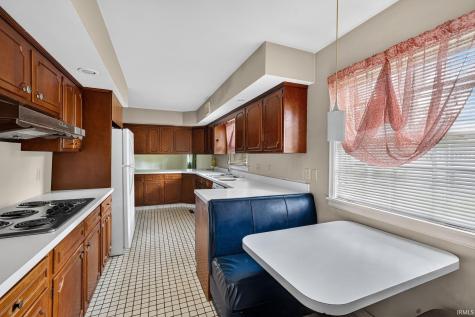 1915 Churchill Drive South Bend IN 46617